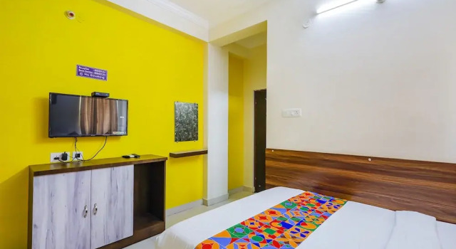 FabHotel Seven Inn Home Stay, Забронировать Отель Тирупати штат Андхра-Прадеш, рядом с Храм Международного общества сознания Кришны (ISKCON)