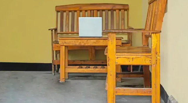 OYO 92704 Pondok Bunga Lily, Book Hotel Karawang West Java