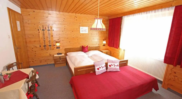 Pension Delacher, Prenota Hotel Hotel a Tirolo con parcheggio, Parcheggio