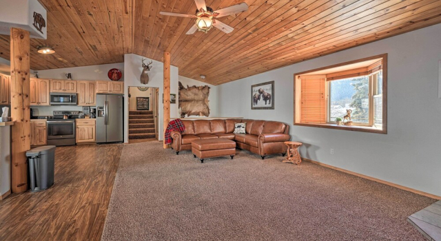 Peaceful Superior Home w/ Fire Pit & Mtn View, Rezerwuj Dom wakacyjny Superior Montana