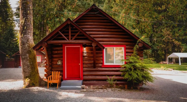 Коттедж Deluxe Gateway Inn & Cabins