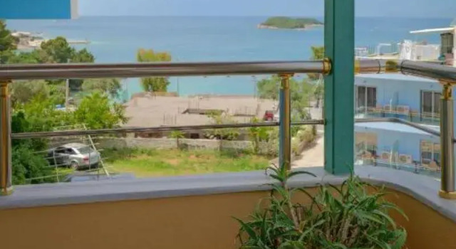 Семейный номер Comfort с балконом Vila Xhovani