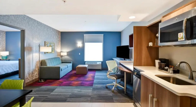 Двухместный люкс c 1 комнатой Home2 Suites By Hilton Terre Haute