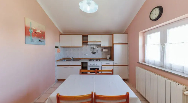 Семейные апартаменты с 2 комнатами с балконом и с видом на море Villa Apolonija