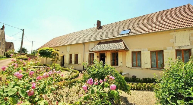 La Charité sur Loire, Book Hotel Hotels in Burgundy with a Pool, Swimming Pool