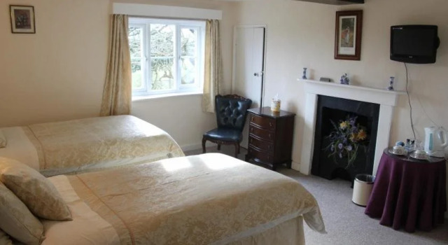 Ingon Bank Farm Bed And Breakfast, Забронировать Фермерский дом Отели Уорикшир с парковкой, Парковка