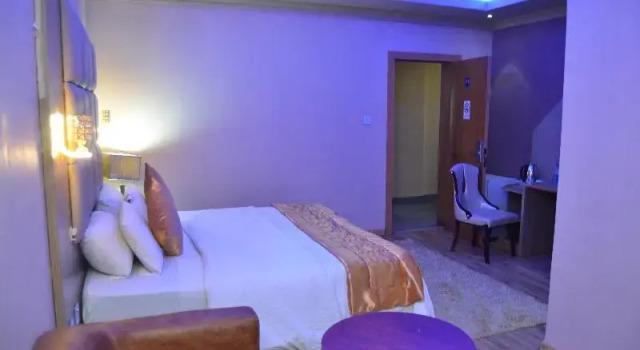 Номер Classic Parkview Astoria Hotel