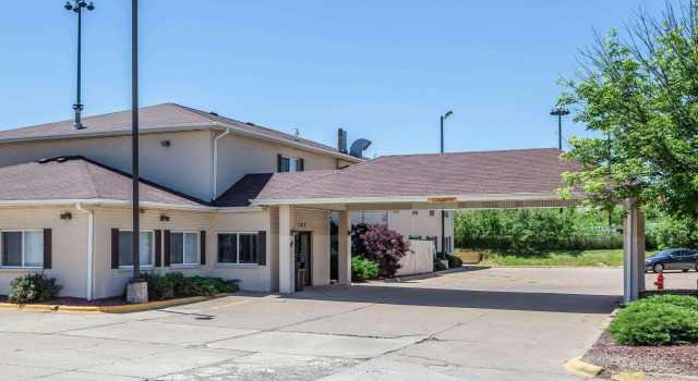 Comfort Suites Peoria I-74, Забронировать Отель Пеория Иллинойс