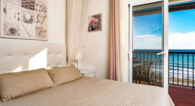 Lovely, modern beachfront duplex - Doña Lola - Mijas Costa - CS148