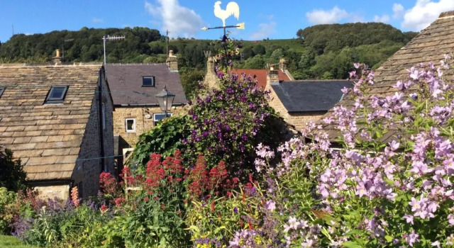 West end cottage and shippon, Varaa Lomakoti Eyam Derbyshire