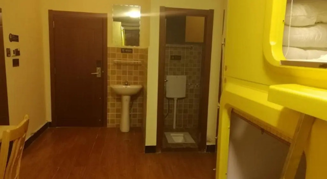 Кровать в общем номере (мужской номер) Shangri_La Lamtin Youth Hostel