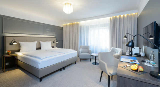 Parkhotel Kurhaus, Забронировать Отель Отели Бад-Кройцнах с парковкой, рядом с Oranien Park, Парковка