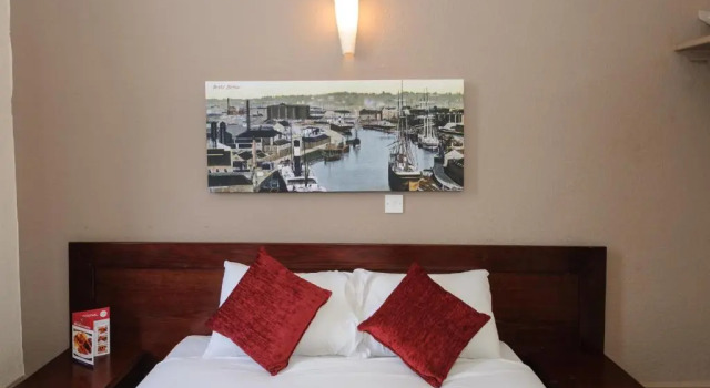Семейный номер Standard Channings Hotel by Greene King Inns
