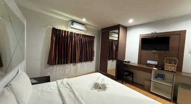Семейный номер Standard Bed By Cruise Hotel At Samakkhi-Tivanont