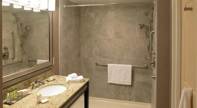Люкс с 2 комнатами The Strathallan Rochester Hotel & Spa, Tapestry by Hilton