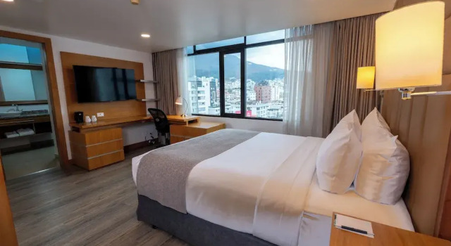 Двухместный полулюкс Garden Floor Wyndham Garden Quito