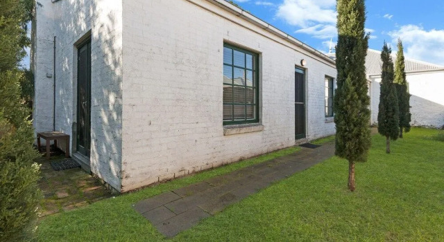 Cottage on James circa:1855 - Modern historic