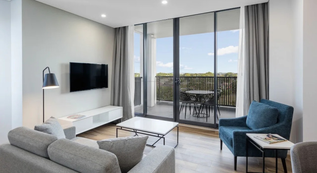 Люкс с 2 комнатами с балконом Meriton Suites Sydney Airport
