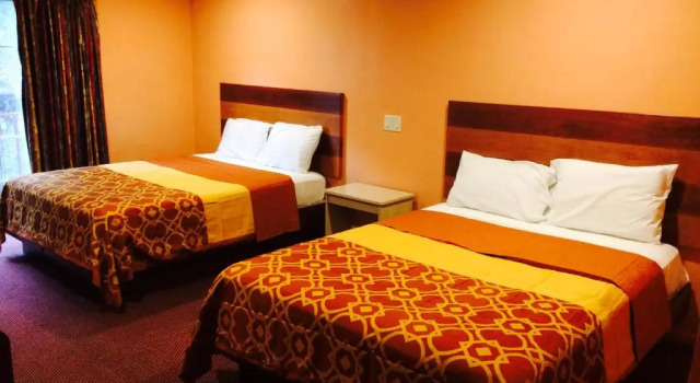 Relax Inn Motel