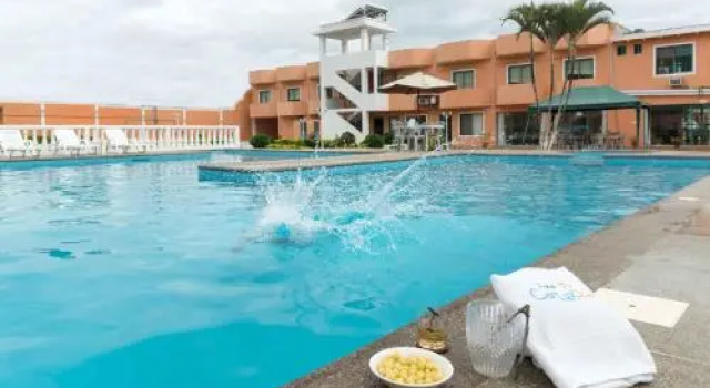 Hotel Carluz, Забронировать Отель Атакамес Эсмеральдас, рядом с Пляж Атакамес
