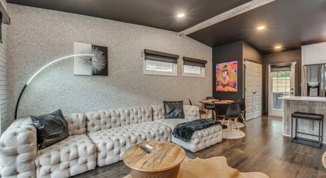 Modern Atlanta Retreat: Private Hot Tub & Yard!, Reserva ahora Hotel Panthersville Georgia