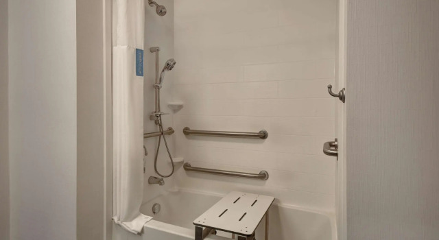 Четырёхместный номер Standard Hampton Inn & Suites Columbia South Fort Meade Area