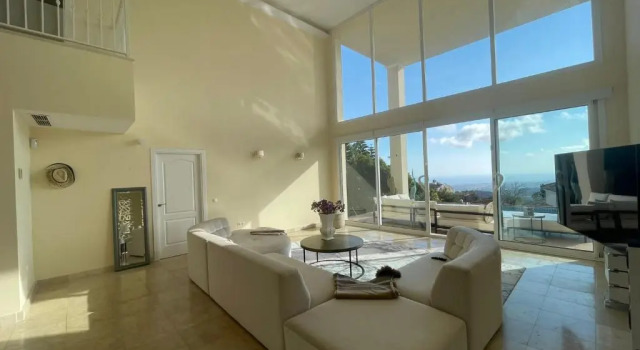 Villa Olga MARBELLA- GOLDEN MILE -Breathtaking SEA VIEW- PRIVATE POOL, Reserva ahora Villa Istán Sierra de las Nieves