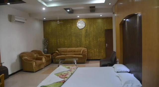Номер Deluxe Hotel Naveen Residency