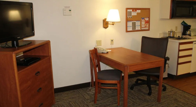 Двухместный люкс Candlewood Suites Syracuse-Airport by IHG