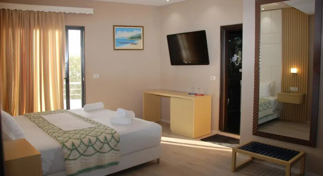 Двухместный номер Standard с балконом Hotel Strora