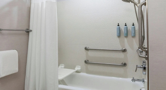 Люкс Courtyard by Marriott Oneonta