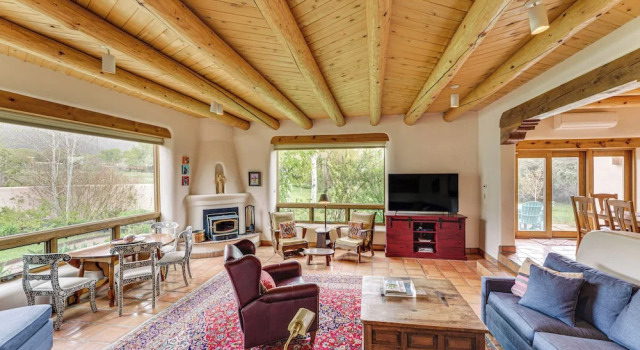 Arroyo Seco Adobe w/ Hot Tub Near Taos Ski Valley!