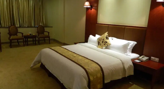 Zhaona International Hotel, Rezervați Hotel Hoteluri în Guangdong cu parcare, Parcare