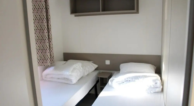 Property With 2 Bedrooms in Les Mathes, With Pool Access, Furnished Ga, Rezerwuj Hotel Hotele w Côte de Beauté z basenem, Basen
