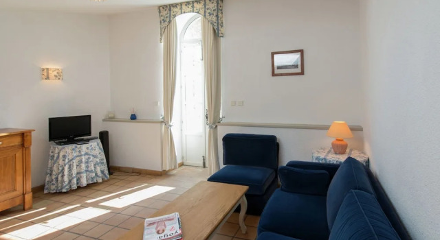 Lavish Apartment in Saint-clair With Balcony, Prenota Appartamento Saint-Clair-du-Rhone Ardèche