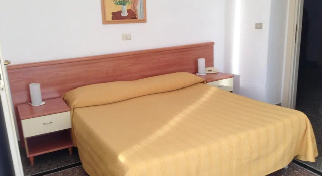 Hotel Ines, Забронировать Отель Отели в центре Варацце с завтраком, отели в центре Варацце с завтраком