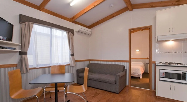 Номер Deluxe c 1 комнатой с балконом Warrnambool Holiday Village