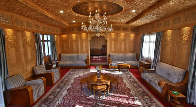 Mascot Houseboats