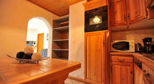 Appartement de 2 chambres a Champagny en Vanoise a 40 m des pistes avec jardin clos et wifi, Prenota Appartamento Hotel a Rodano-Alpi con parcheggio, Parcheggio