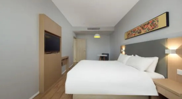 Люкс Business Urba Hotel(Danyang Vocational School& Chinese Medicine Hospital)