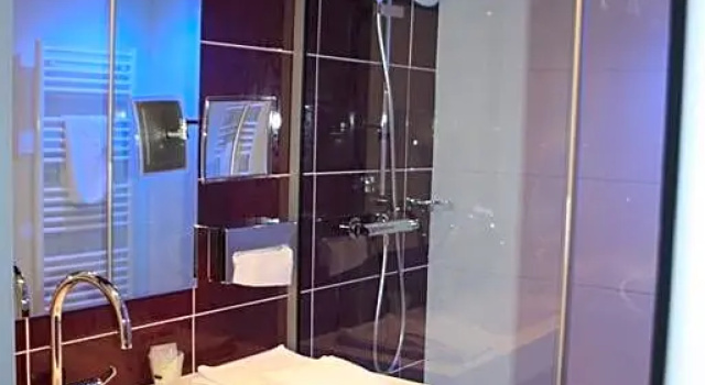 Трёхместный семейный номер Standard Best Western Hotel Le Quercy