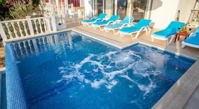 Charming 4-bed Villa in Kalkan Magnificent View, Забронировать Вилла Отели провинции Антальи с парковкой, Парковка