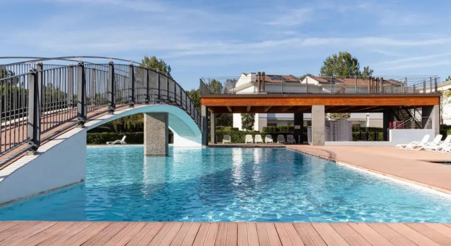 Lovely Apartment Overlooking the Pool in Bibione, Забронировать Апартаменты/квартира Бибионе-Пинеда Венето, рядом с Долина Вальгранде