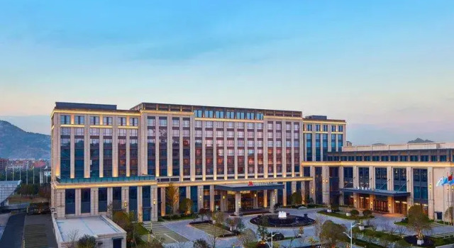 Двухместный люкс Executive Wenzhou Airport Marriott Hotel