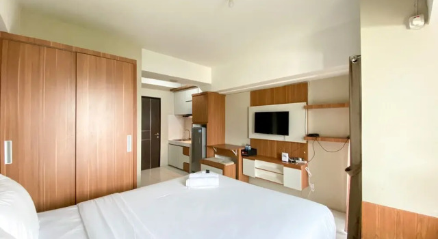Апартаменты Deluxe Full Furnished With Simply Look Studio Room Mont Blanc Bekasi Apartment