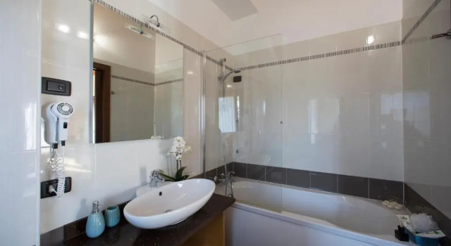 Полулюкс с балконом Hotel C25