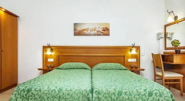 Студия с видом на сад Nereides Hotel