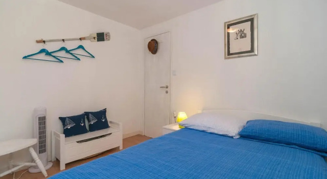 Nice Home in Povlja With 2 Bedrooms and Wifi, Prenota Hotel Hotel a Croatian Islands con parcheggio, Parcheggio