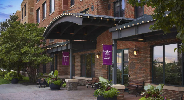 Трёхместный люкс c 1 комнатой Residence Inn Minneapolis Downtown at The Depot
