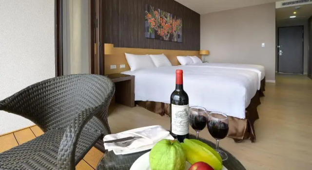 Четырёхместный номер Standard с видом на озеро Lealea Garden Hotels - Sun Lake